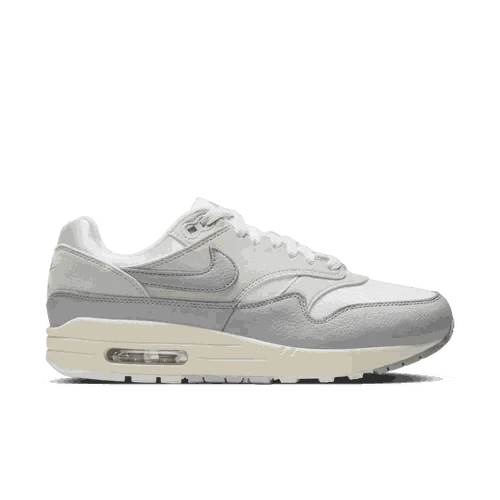 Nike Air Max 1 retro sneakers for ladies