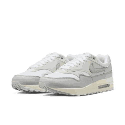 Nike Air Max 1 retro sneakers for ladies