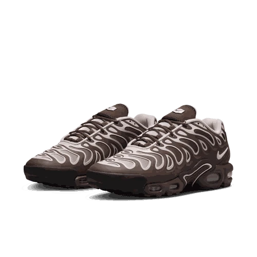 Nike Air Max Plus Drift women’s side view