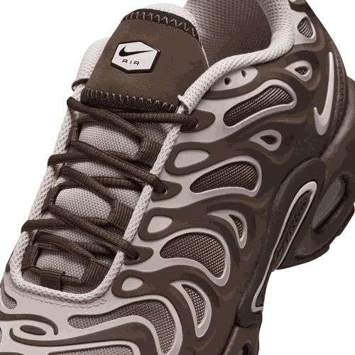 Nike Air Max Plus Drift women’s side view