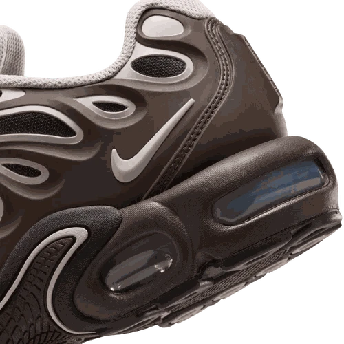 Nike Air Max Plus Drift women’s side view