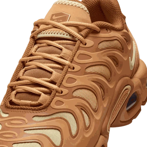 Nike Air Max Plus Drift women’s side view