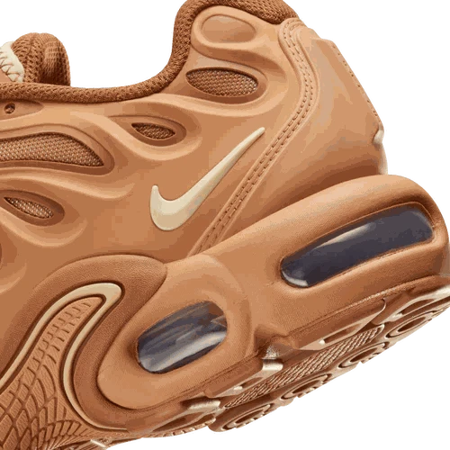 Nike Air Max Plus Drift women’s side view