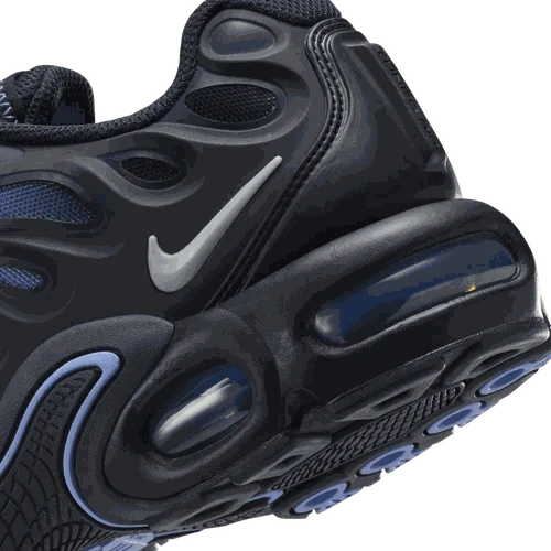 Nike Air Max Plus Drift women’s side view
