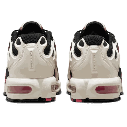 Nike Air Max Plus Drift women’s side view