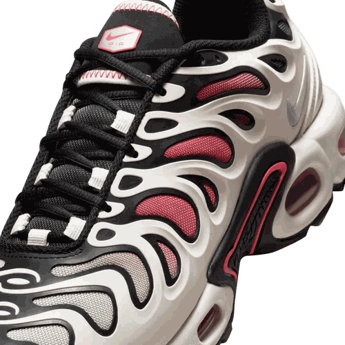Nike Air Max Plus Drift women’s side view