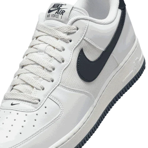 Nike Air Force 1 '07 men’s side view